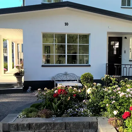 Villa Jokivarsi Bed&Breakfast-2